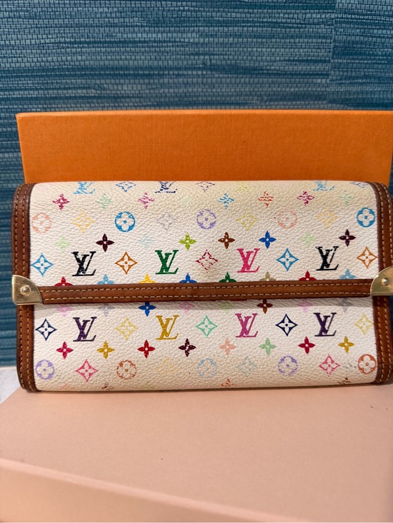 Louis Vuitton Handbags - Louis Vuitton w/COA
Monogram Multicolore
International Wallet